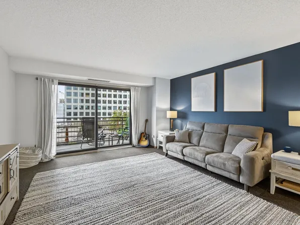 66 9th St Unit 1313, Saint Paul, MN 55101