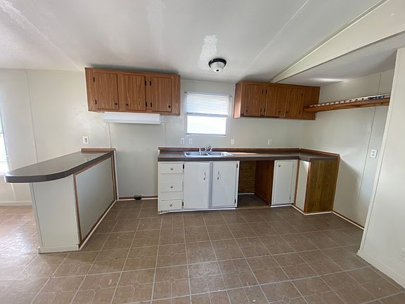 2nd image of 1616 Lackey St