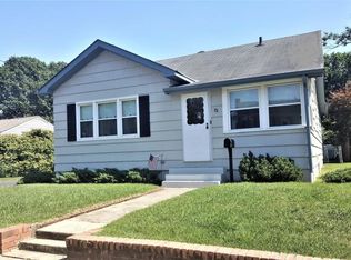 72 Jackson St, Keyport, NJ 07735