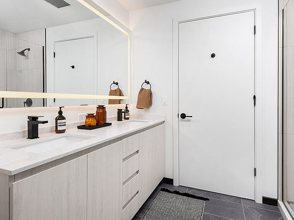 5th image of 1380 W Randolph St #814