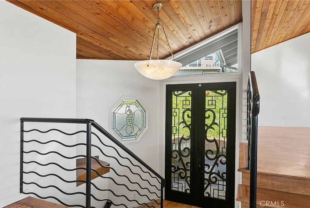 4 bed, 2313 sqft, $8,200 — Photo 3