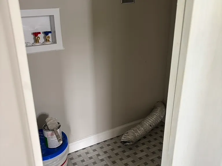 washer dryer closet off of hallway