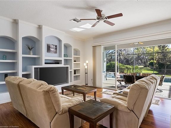 5th image of 2836 Briarwood Ln