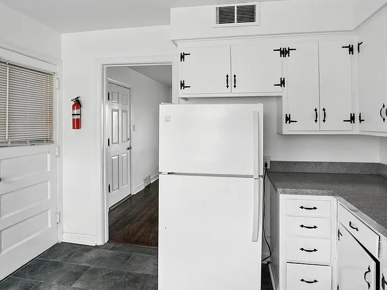 3608 Jackson St #1 — Photo 2