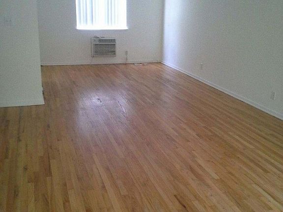 3rd image of 255 S Oakland Ave APT 6