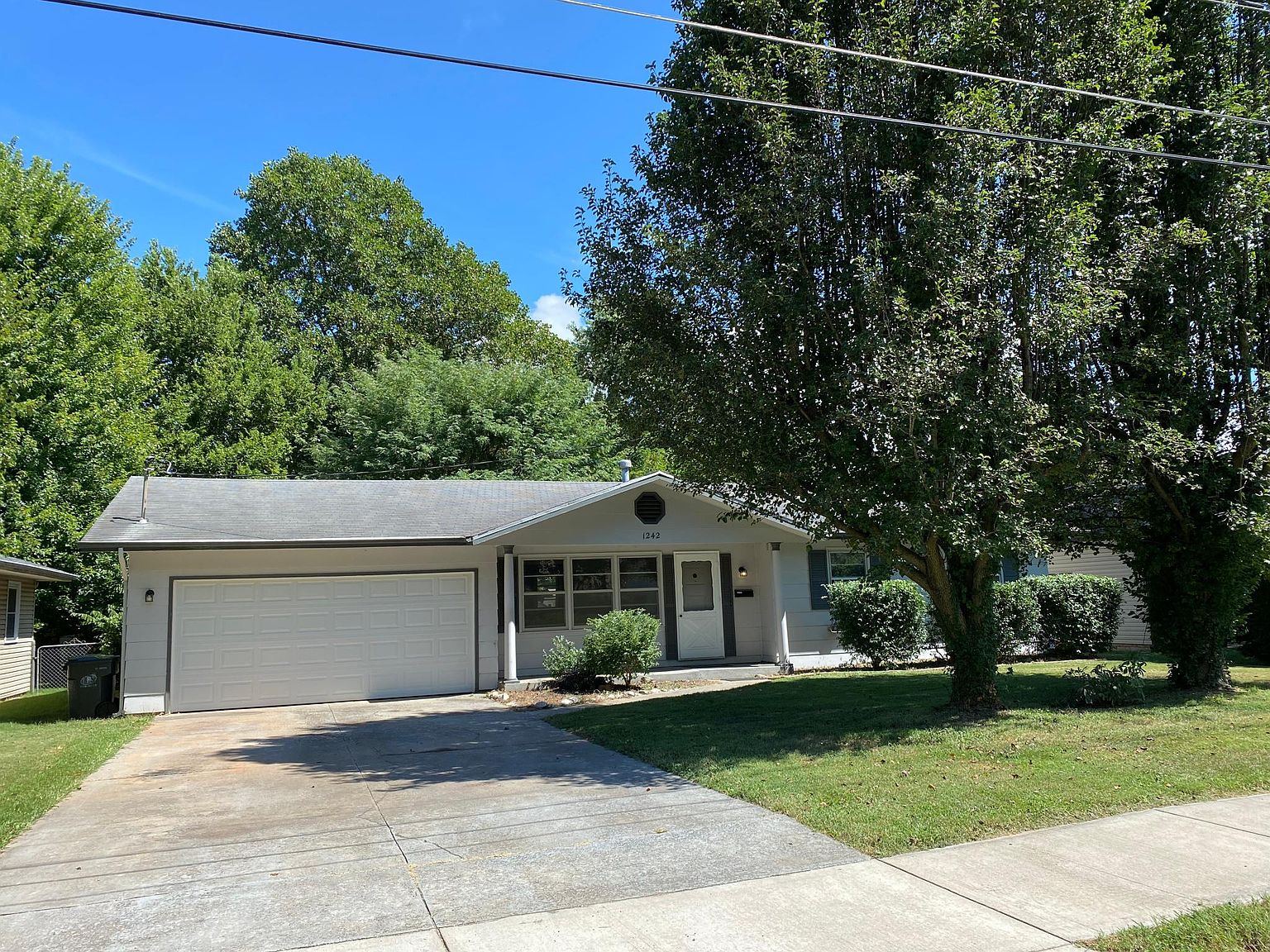 1242 S Meadowview Ave, Springfield, MO 65804 Zillow