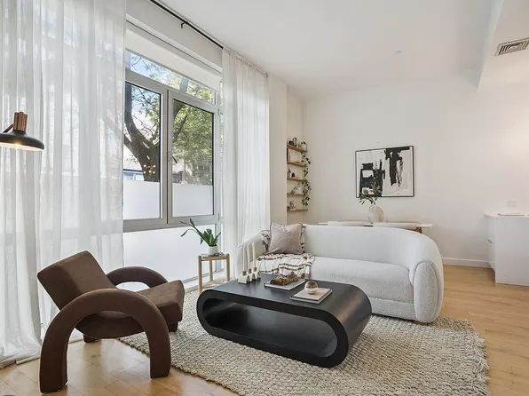 136 Powers St #1G, Brooklyn, NY 11211
