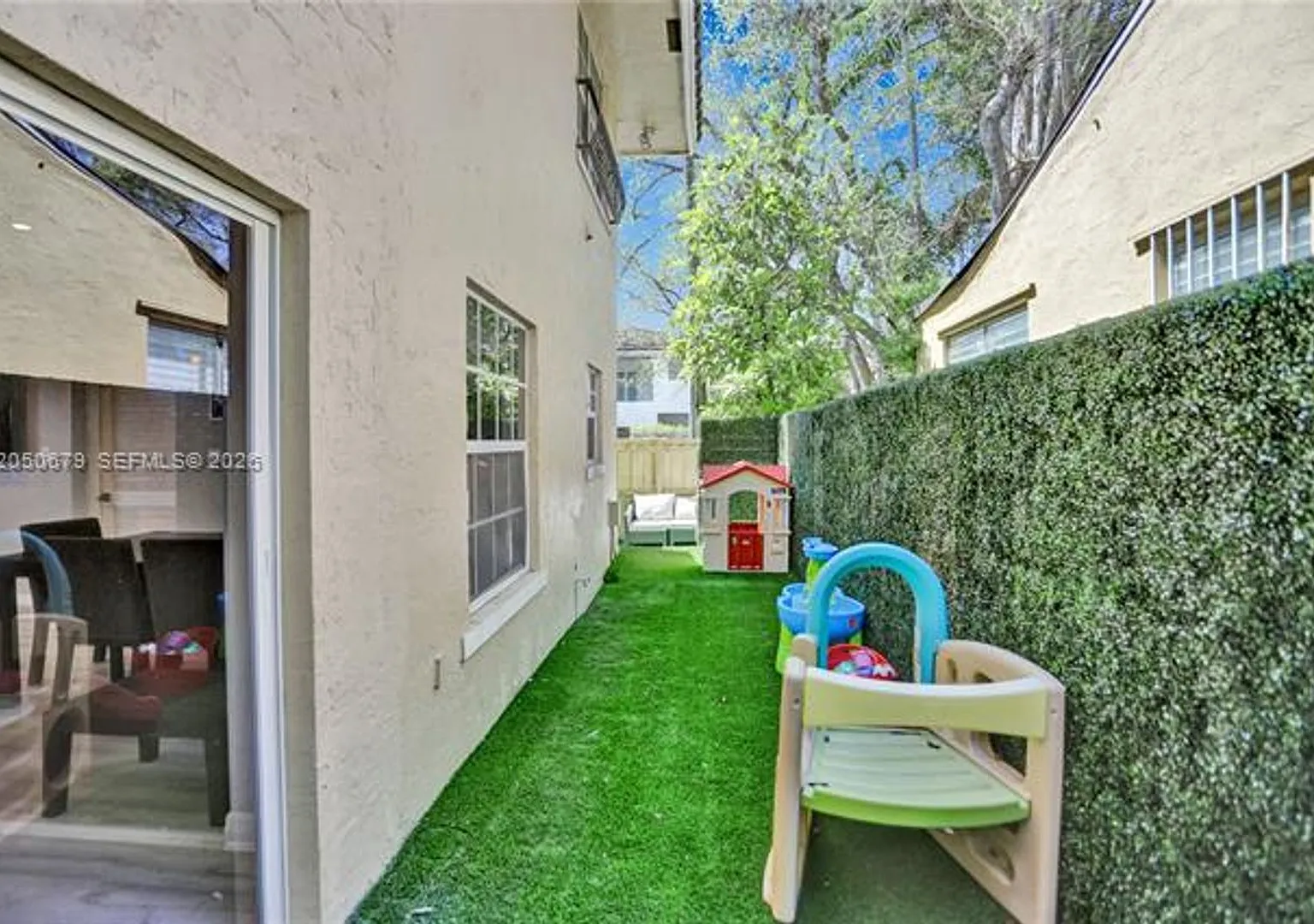 3135 Gifford Ln # 3135, Miami, FL 33133 — Photo 2
