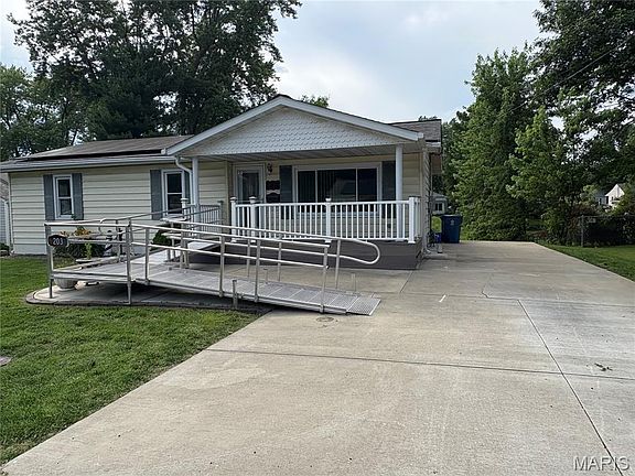 3rd image of 203 Greenfield Dr