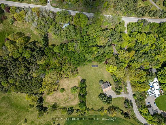4th image of 300 Old Bathurst St