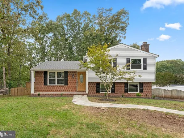 5 Creekwood Ln, Fredericksburg, VA 22405