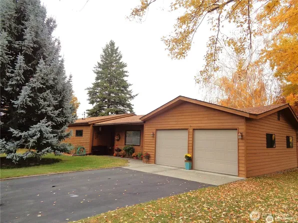 319 Oak Street, Omak, WA 98841