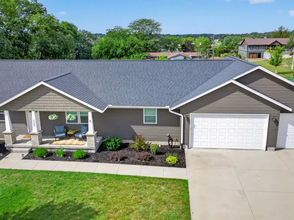 220 6th St, Fulton, IL 61252