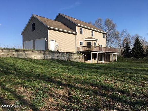 5th image of 5693 Tiffany Ave NE