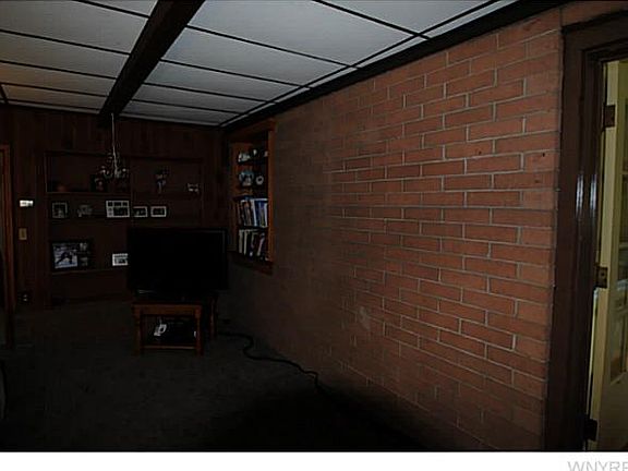 5th image of 4017 Lockport Ave