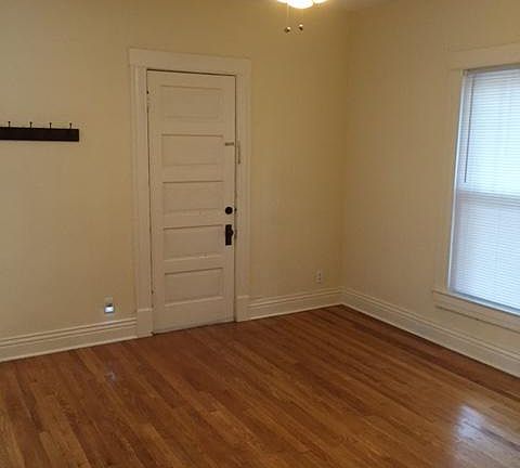 4th image of 1209 Benton Ave #1