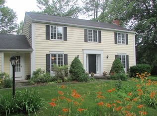 4 Trailwood Cir, Rochester, NY 14618