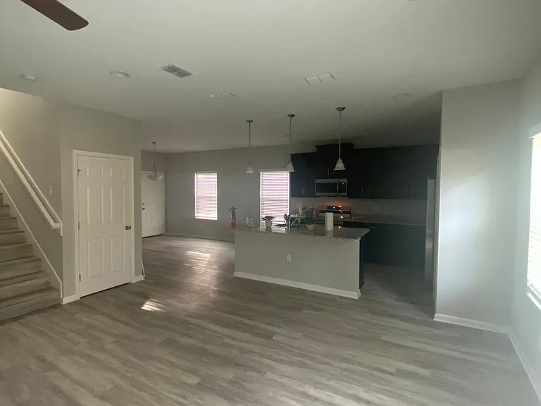 1737 Charlotte St — Photo 14