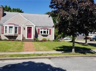 94 Roslyn Ave, Cranston, RI 02910