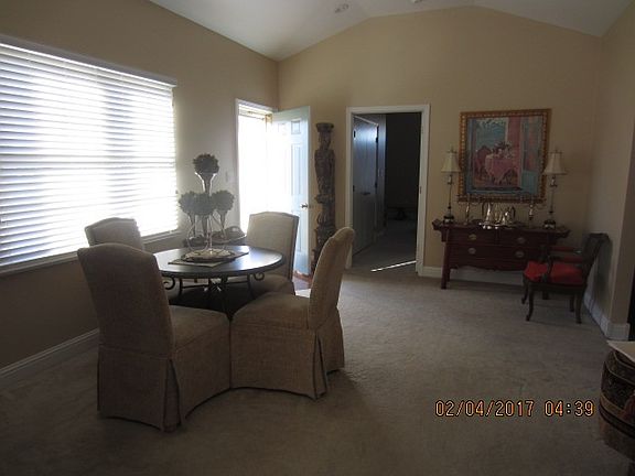 5th image of 204 Silver Laurel Ct