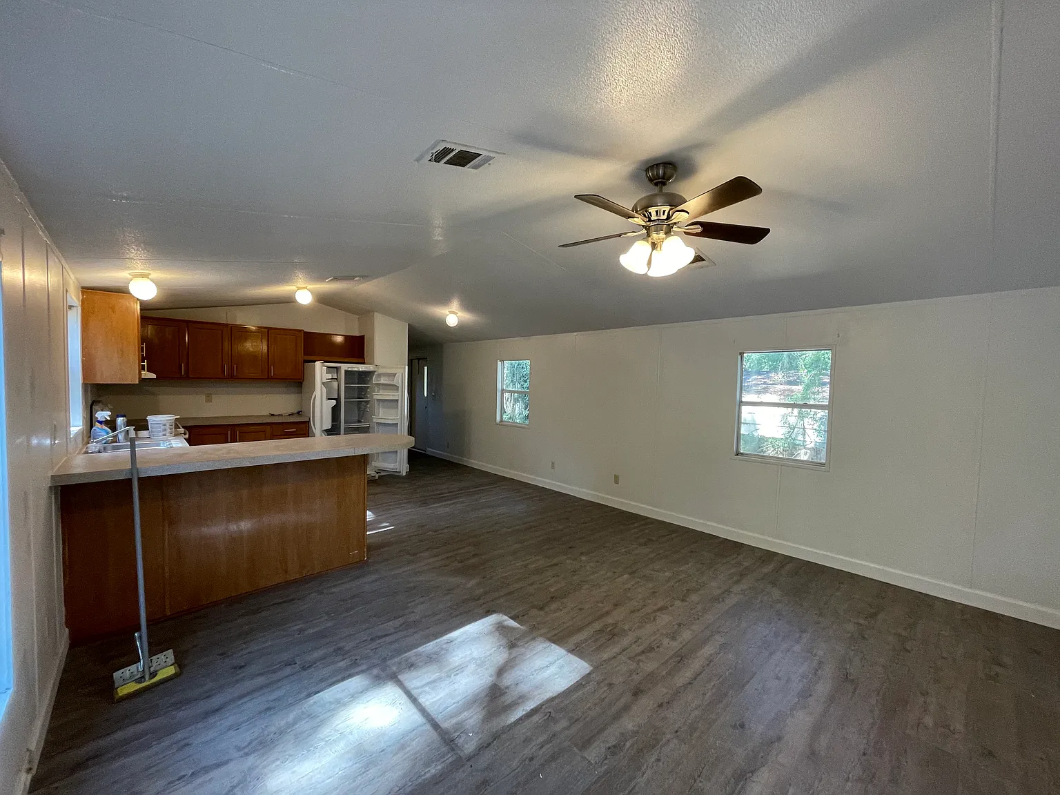 3 bed, 1200 sqft, $1,350 — Photo 3