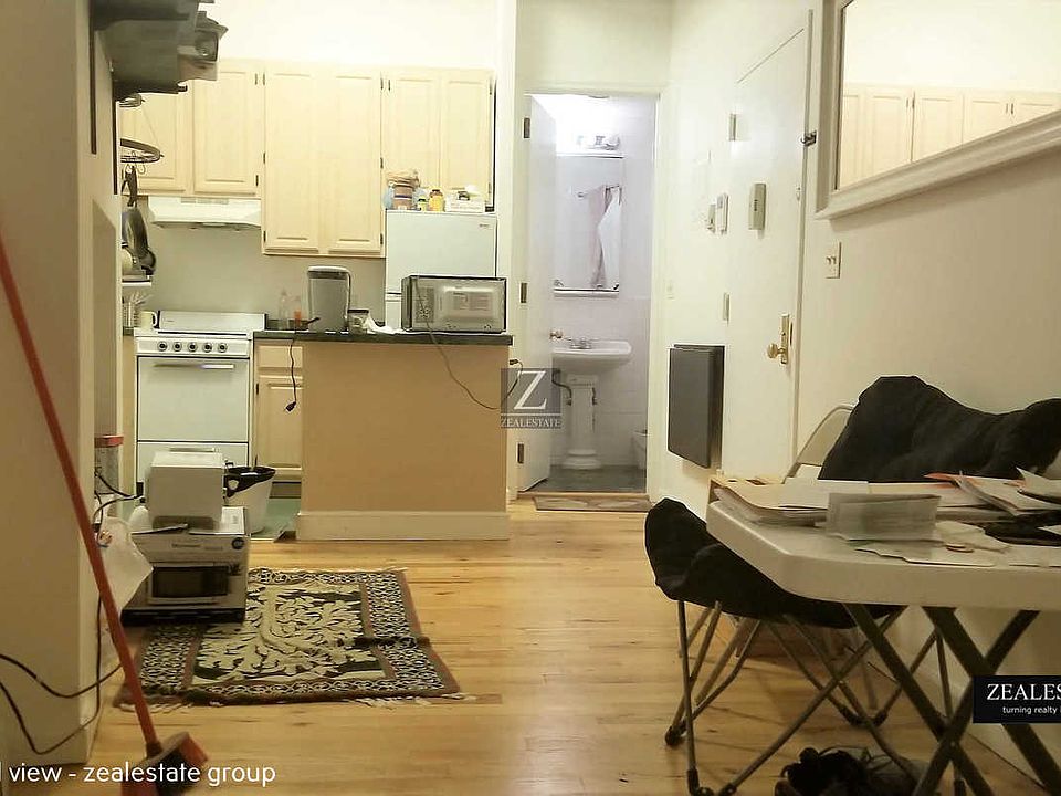 1st image of 419 Myrtle Ave APT 2A