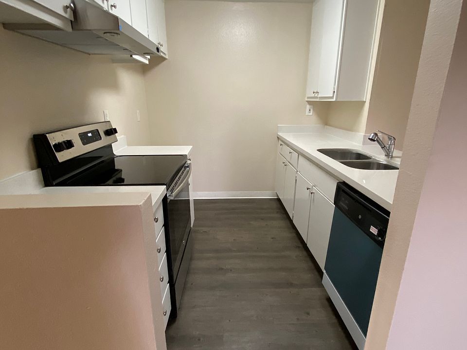 1st image of 15403 Sherman Way #A061b6456