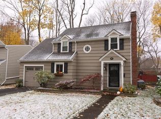 357 Cromwell Dr, Rochester, NY 14610