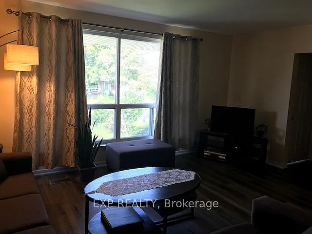 46 Autumn Blvd — Photo 3