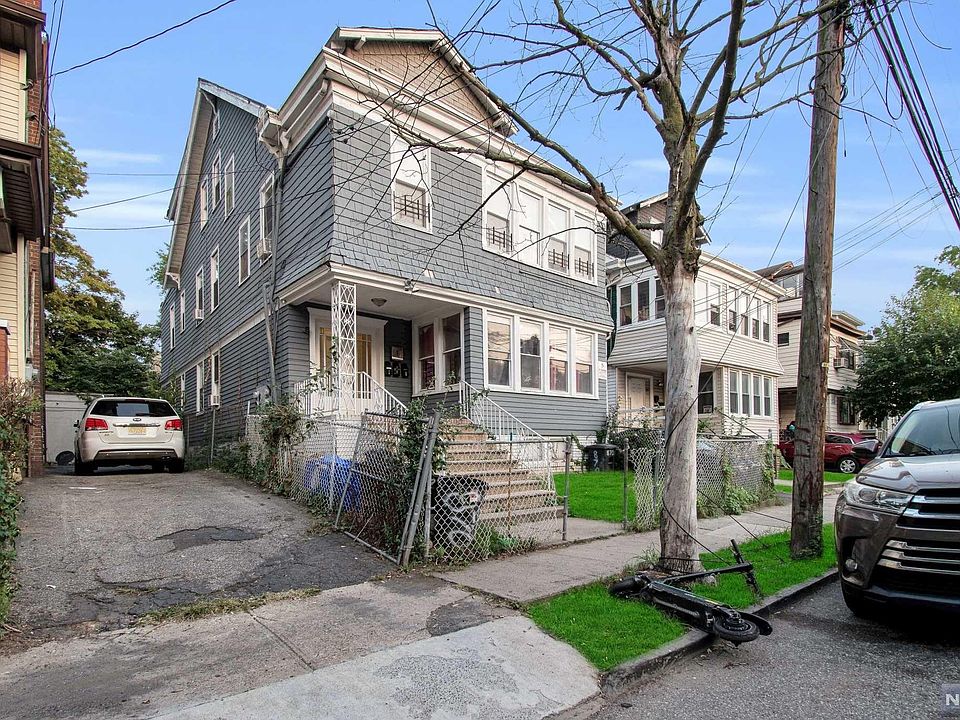 1st image of 870-872 S 20th St