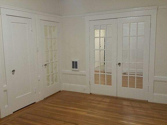 4th image of 838 Irving St APT 3