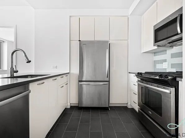 80 Dekalb Avenue image 6 of 24