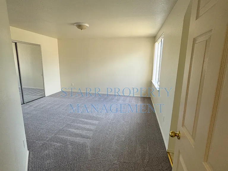 4355 Legacy Ct — Photo 9