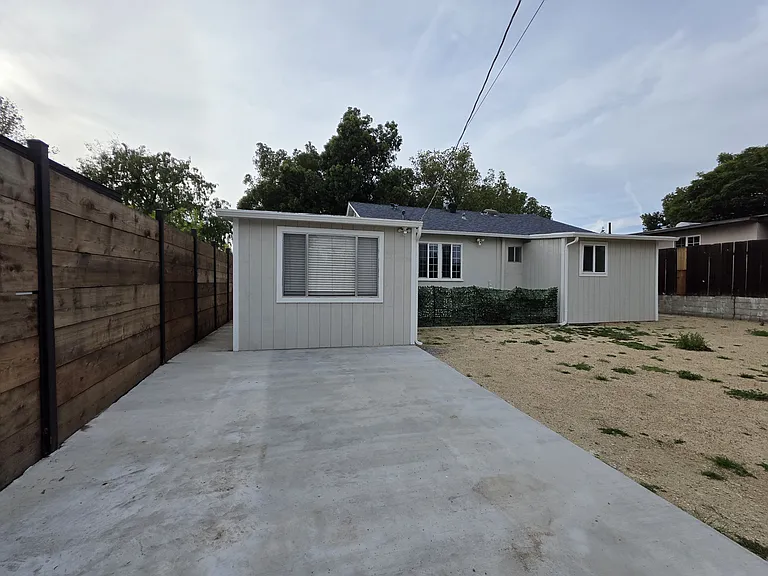 470 Mercury Ln — Photo 19