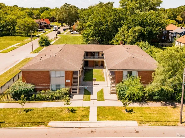 9455 Chalmers St, Detroit, MI 48213