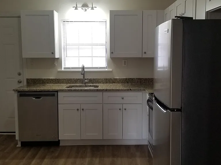 166 Edwards St SE #5 — Photo 3