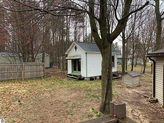 4th image of 8323 Constitution Blvd