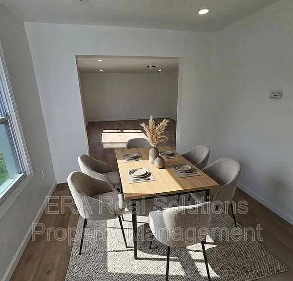 1665 Elaine Rd — Photo 2