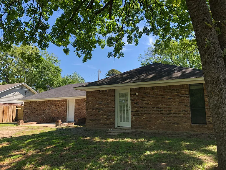 15970 Echo Glen Dr — Photo 3