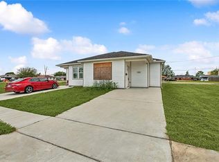 1166 Tallow Tree Ln, Harvey, LA 70058