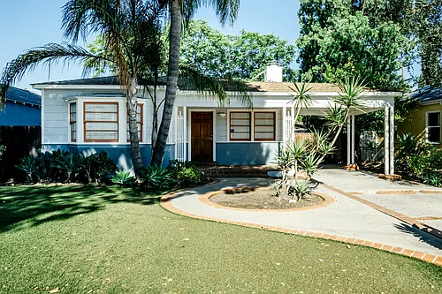 5518 Denny Ave Photo 1