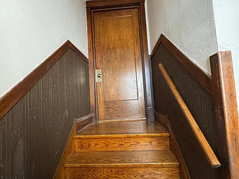 3853 N Hamlin Ave — Photo 3