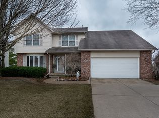2195 Lindenwood Dr, Bettendorf, IA