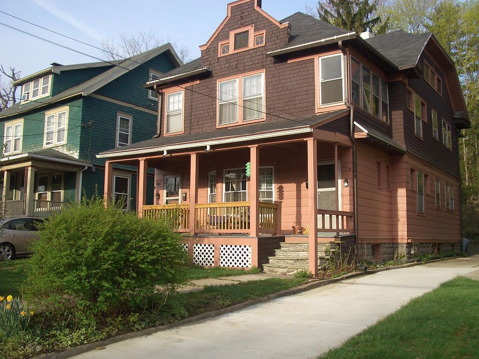 1st image of 940 Westcott St #1