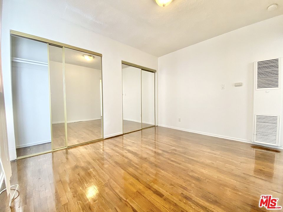 1st image of 1352 N Las Palmas Ave #10A
