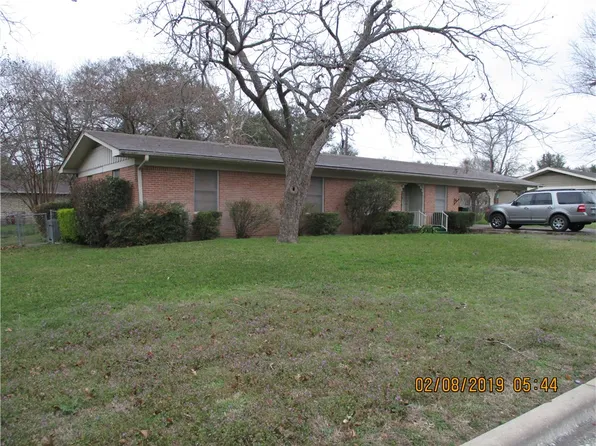 304 S 5th St, Pflugerville, TX 78660