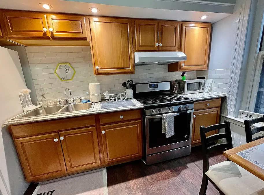 4 bed, 9999 sqft, $6,600 — Photo 4