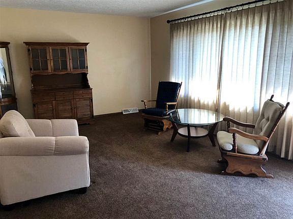 4th image of 2656 Saratoga Dr