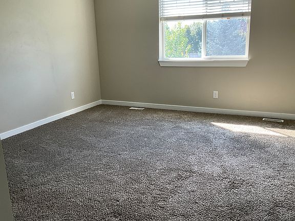 3rd image of 800 Trails End
