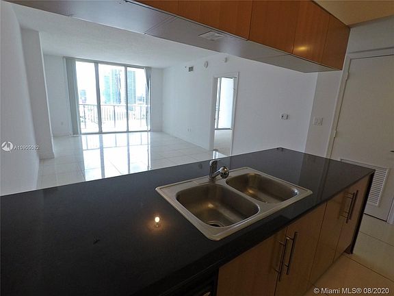 5th image of 1750 N Bayshore Dr APT 2310